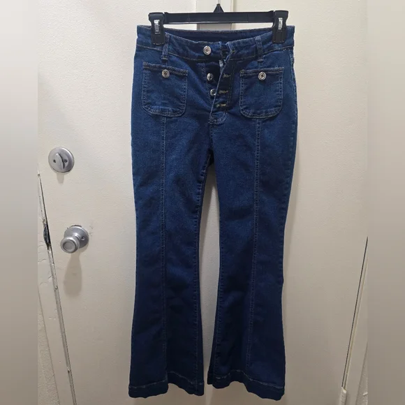 Vintage-Style Dark Wash Flare Jeans - Picture 3 of 12